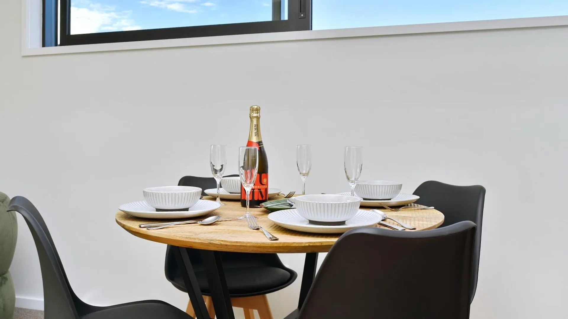 Hereford St Apartment - Christchurch Holiday Homes New Zealand
